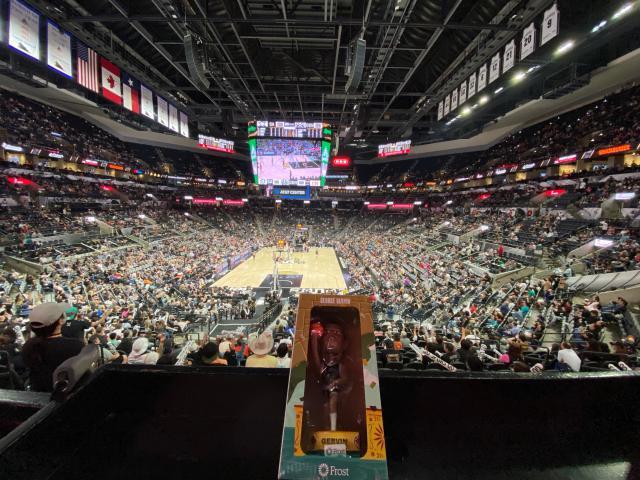 体育平台-【现场】起源之夜马刺奋战掘金 琼斯收获生涯新高